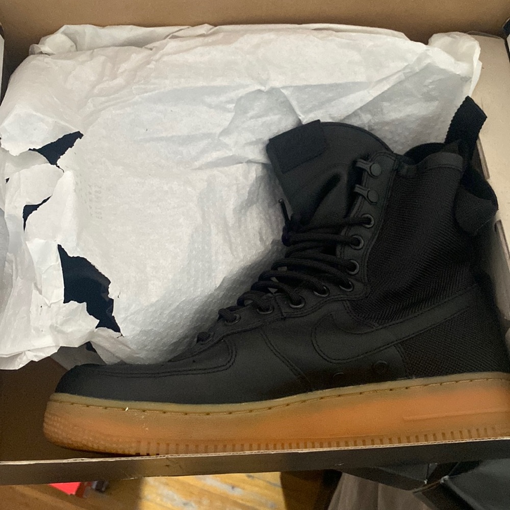 Nike SF AF1 black / gum light brown size 9